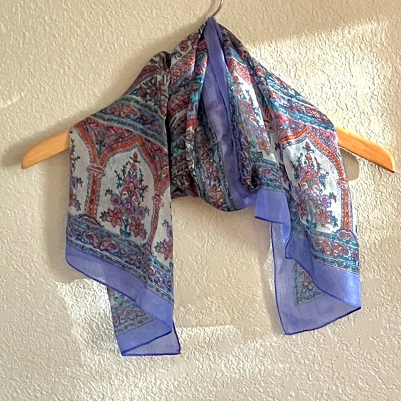 Paisley Pattern Scarf - Picture 6 of 9